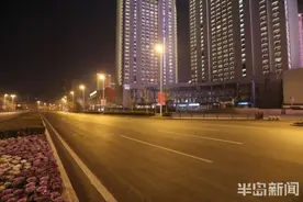 今天，堵堵堵堵车大军重出江湖！网友凌晨困在高速，看完月亮看日出图片