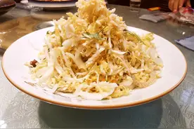 买海蜇，白色的和黄色的有何区别？口感差别很大，别买错了图片