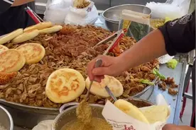 山东大姐把进价2块钱的下脚料，做成美味小吃，一天净赚3000多元图片