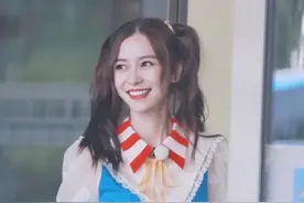 Angelababy跑男上绑爱心双马尾，甜美得像高中生，网友：是32岁吗图片