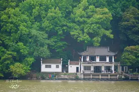 富春江畔的钓台，因严子陵居住于此得名，被誉为富春江小三峡图片