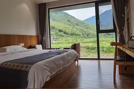 从化溪头村藏了家这么美的民宿，门前溪流、竹林、果园、星空，美图片