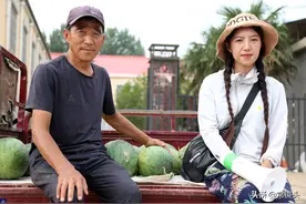 女大学生辞职返乡种地，带着老爸一起走红，多位亲戚登门求带货图片