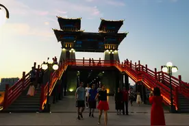盛夏夜游咸阳古渡廊桥，赏秦风渭水图片