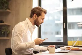 领导要升迁时，通常会有这三种征兆，下属要抓住等位机会图片