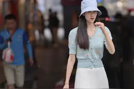 看街拍 识包包：实用又时髦 Goyard戈雅tote包穿搭示范图片