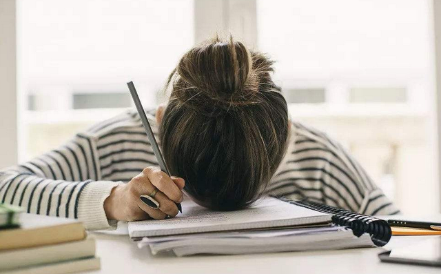 小学生仅15字作文得满分,将孤独完美展现,老师:当代朱自清