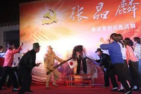 尘封58年，15岁女英雄面对日寇数十种酷刑毫不屈服，被铡头泄愤图片