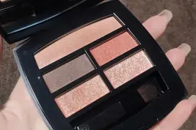 第一个眼影盘怎么抉择贵价or平价 ? 无广推荐8款四色眼影图片