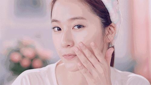 誓颜永恒皮肤管理加盟：秋季问题皮肤如何应对？