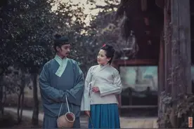 经典对联，上联：“墙上画马不能骑”，下联对得很妙，很实在图片
