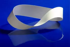 我们能造出莫比乌斯环，却无法造出克莱因瓶，这是为什么？图片