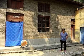 垣曲农村69岁大妈照顾智障小叔子40多年，看他们生活的怎么样图片