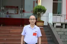 代表、委员热议保靖检察工作报告图片