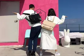 情侣初次旅游，开一间房还是两间房？男生们，来看看女生的想法吧图片