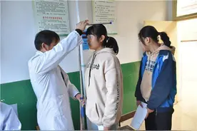 12岁女孩身高直冲170，儿科医生：3种食物是“长高王”，可多吃点图片