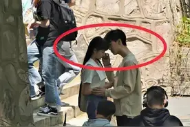 范丞丞、关晓彤南京大学无人理，你的偶像，学霸视为路人甲图片