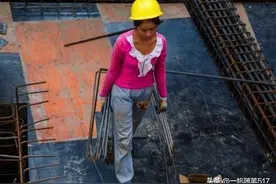 每一个被生活磨出了茧的女人都变成了别人眼中的“女汉子”图片