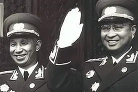 听闻陈赓病危，开国大将带病赶去，竟未能见最后一面图片