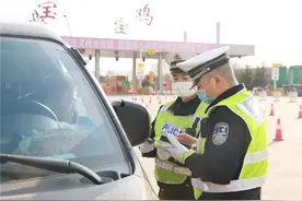 举报交通违法 宝鸡交警“随手拍”上线 请您大胆发声图片