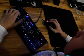 不同游戏玩家的键盘，看看其中有你键盘的样子吗？图片