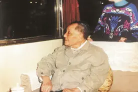 邓小平晚年的遗憾：后悔搞经济特区没加上海图片
