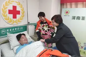 这个快递小哥凭啥能荣获郑州市文明市民？看完这个故事小编折服！图片
