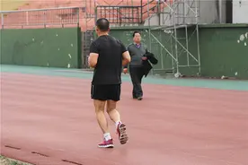每天跑步和每天走路相比，哪个对身体好？谁才是“健身之王”？图片