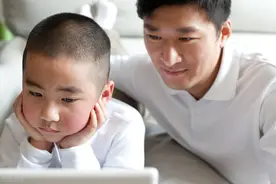 重庆13岁男孩坐公交离家未归，爸爸：也不知道他哪里来的钱图片