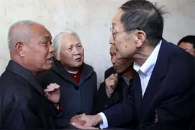 崔琦表示自己不愿回家的原因：父母永远活在我心中，形式并不重要图片