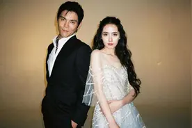 向佐郭碧婷女儿首次露脸，百日宴的背后：向佐还记得7段感情吗？图片