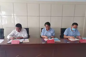 平邑县检验检测中心组织全体干部职工签订《党风廉政建设责任书》图片