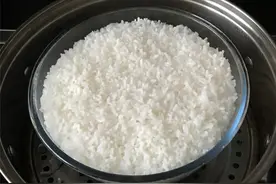 蒸米饭要放冷水还是热水？原来一直放错了，难怪米饭不软糯也不香视频封面