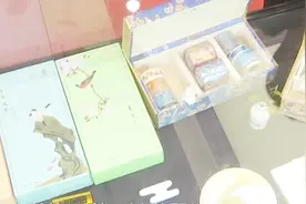 故宫出品，大家作品，这些文创物件很接地气视频封面