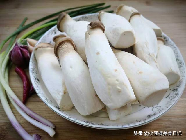 瀹冩槸鈥滄皑鍩洪吀鈥濆惈閲忓緢楂樼殑钄彍锛屽ぉ鐑捀鐫€鍚冿紝鍋ヨ劸寮€鑳冿紝瀛╁瓙鐖卞悆