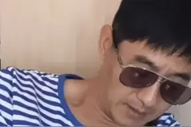 程莉莎穿露脐装秀事业线，遭老公郭晓东吐槽：年纪太大不能穿图片