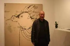 叶永青画一只鸟卖82万，网友吐槽不如小孩，专家：往鸟眼睛里看图片