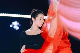 张艺凡芭蕾秀成功赚足看点，鹿晗猛夸：好可爱！黄子韬频频点头图片