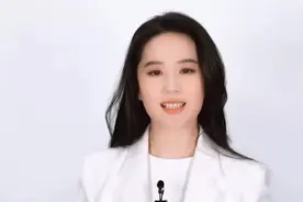 33岁刘亦菲近照曝光！脸部圆润胖出双下巴，皮肤松垮老10岁？图片