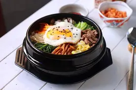 石锅拌饭（附各种款式韩国石锅拌饭完整技术资料）图片