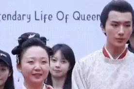 《皇后刘黑胖》开机，李宏毅全程冷脸，辣目洋子笑容牵强表情尴尬图片