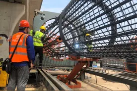 武汉至大悟高速公路汉口北互通首桩开钻图片