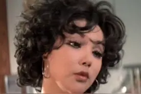 她曾是将门千金，却为走红拍三级一夜成名，晚年破产曾靠摆摊为生图片