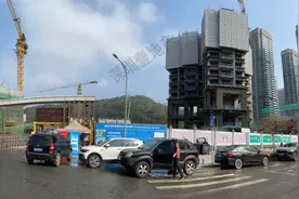 海德园出地面10层左右，B区幕墙、门窗工程已开工，要卖了？图片
