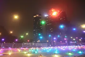 酷！炫！美！200架无人机飞出“我爱成都”图片