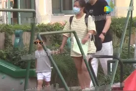 赵丽颖儿子正面首曝光！皮肤白嫩脸颊肉嘟嘟，年仅2岁快及大人腰图片