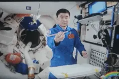 为什么空间站上能使用毛笔？图片