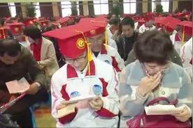 “00后”迈入十八岁，成人礼庄重宣誓！十八而志，志存高远视频封面