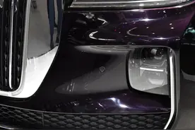 被誉为“劳斯莱斯”的红旗H9，配3.0TV6动力，顶配54万图片