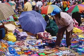 捂碳星球｜旧衣回收是一门“生意经”，靠它年入百万是真的吗？图片